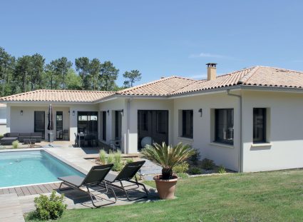 maison moderne avec piscine