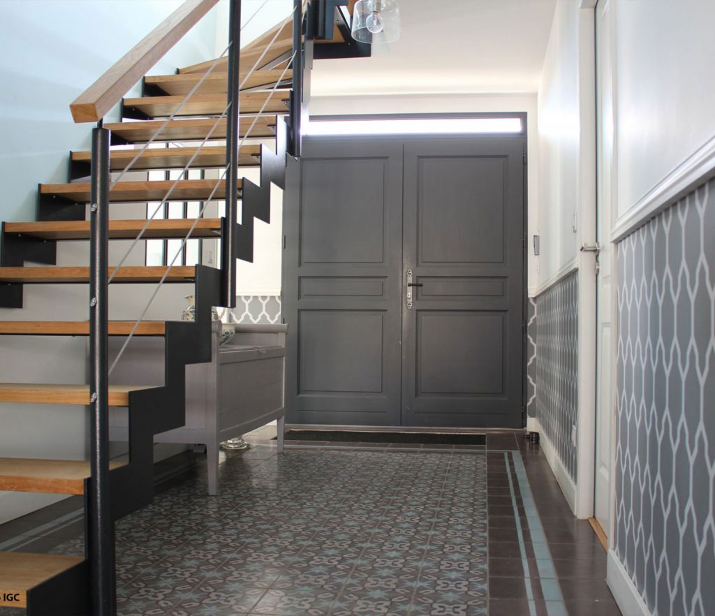 l'imposte apporte lumière naturelle