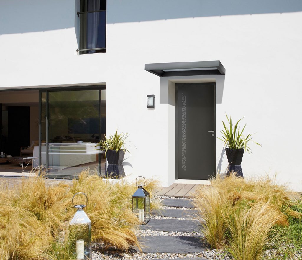 une marquise design porte d'entrée
