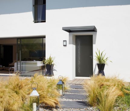 une marquise design porte d'entrée