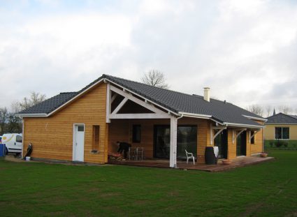 une maison ossature bois en Aveyron avec grand-jardin
