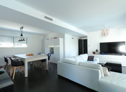 maison contemporaine salon séjour lumineux