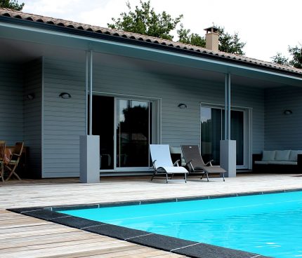 maison bois avec piscine