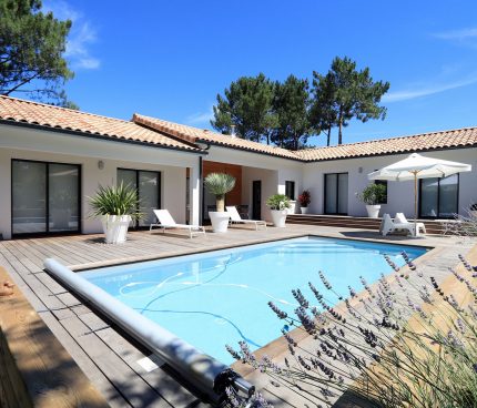 une jolie maison contemporaine dans les landes