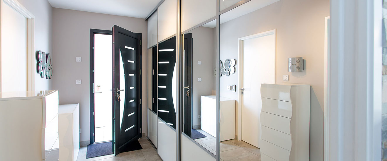 une-p-hall-entree-lumineux-avec-meuble