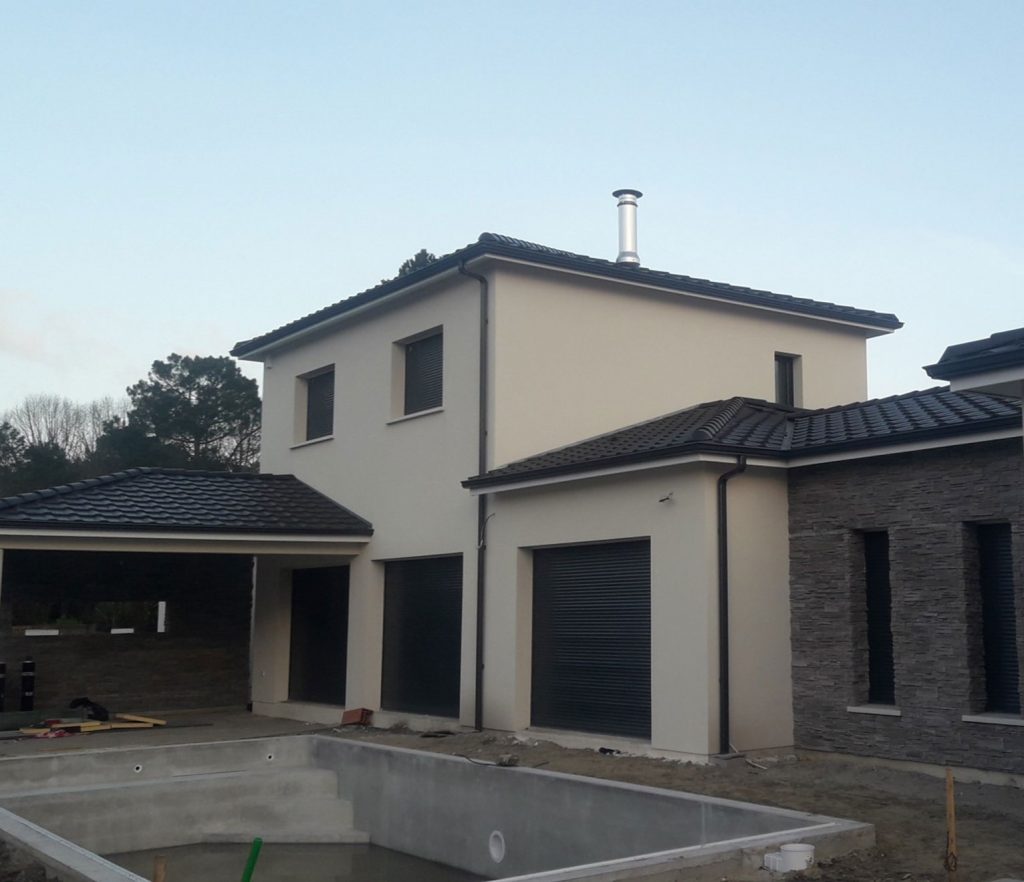 une belle maison a étage