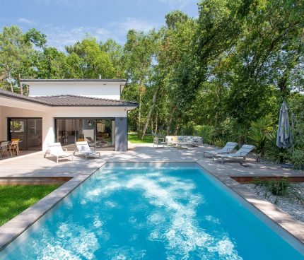 Maison design avec piscine