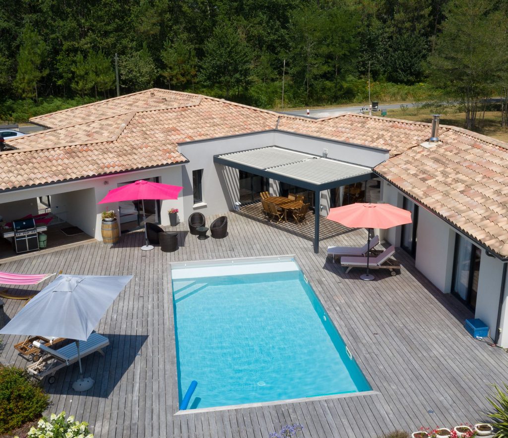 maison plain pied avec un plan en V