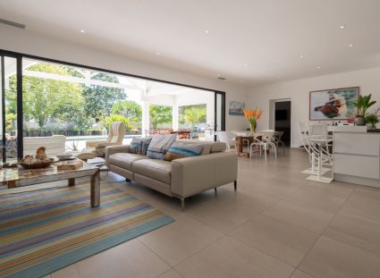 grand séjour lumineux