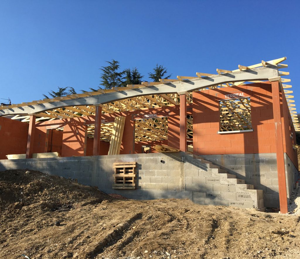 maison contemporaine en construction